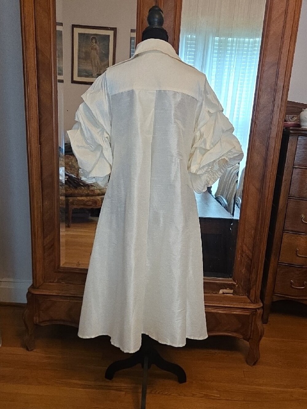 Women's High-Low Button-Front Dress in Cream - Picture 7 of 8